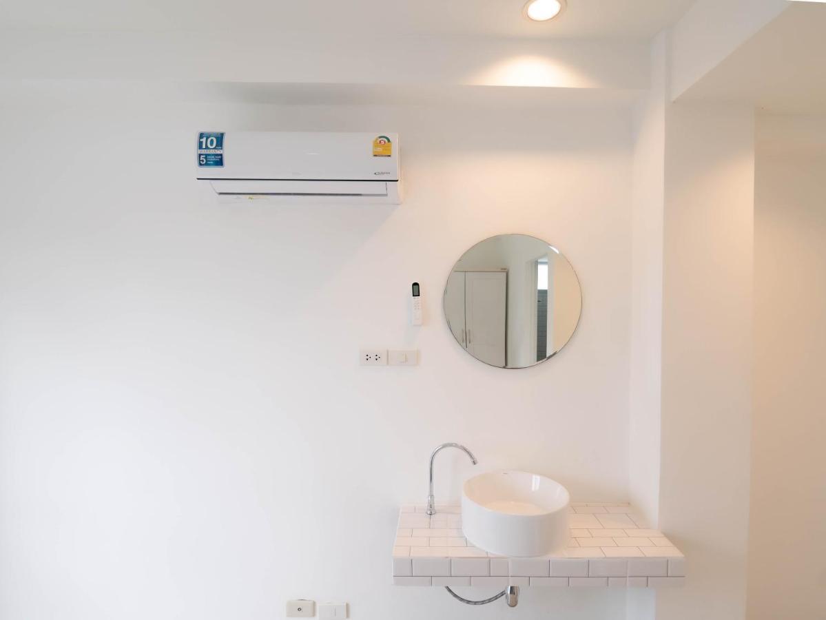 Roomquest Bangkok Sukhumvit 50 Exterior photo
