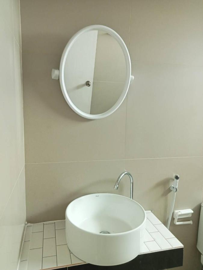 Roomquest Bangkok Sukhumvit 50 Exterior photo